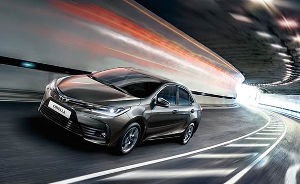 سياره-تويوتا-كرولا-نفق-سيلفر