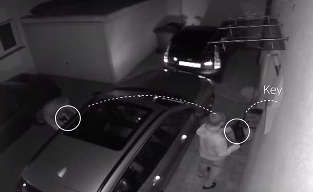 سيارات-سرقه-رجال-طريقة