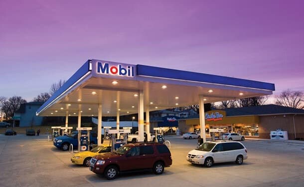  محطة وقود - إكسون موبيل 