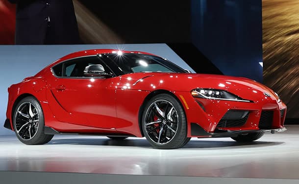 سياره-حمراء-تويوتا-معرض-سوبرا