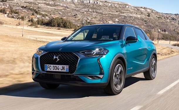 سياره-كروس-باك-جديد-2019-ازرق-جبال-طريق