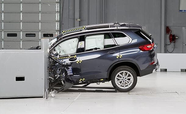 سياره-بي-ام-دبليو-اصطدام-2019-x5