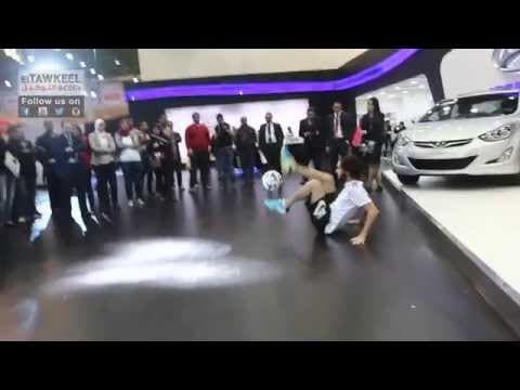 يوسف ايمن يستعرض مهاراته بكرة القدم بجناح هيونداي بأوتوماك فورميلا